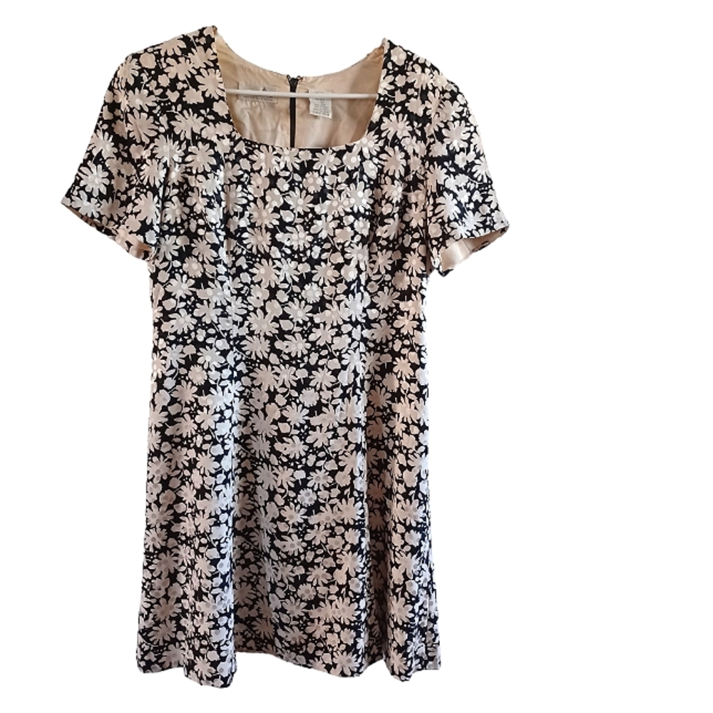 Liz Claiborne knee length silk floral dress Size 12 petite black/white/gray